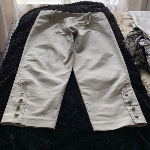 Cache Capris - Picture 7 of 8